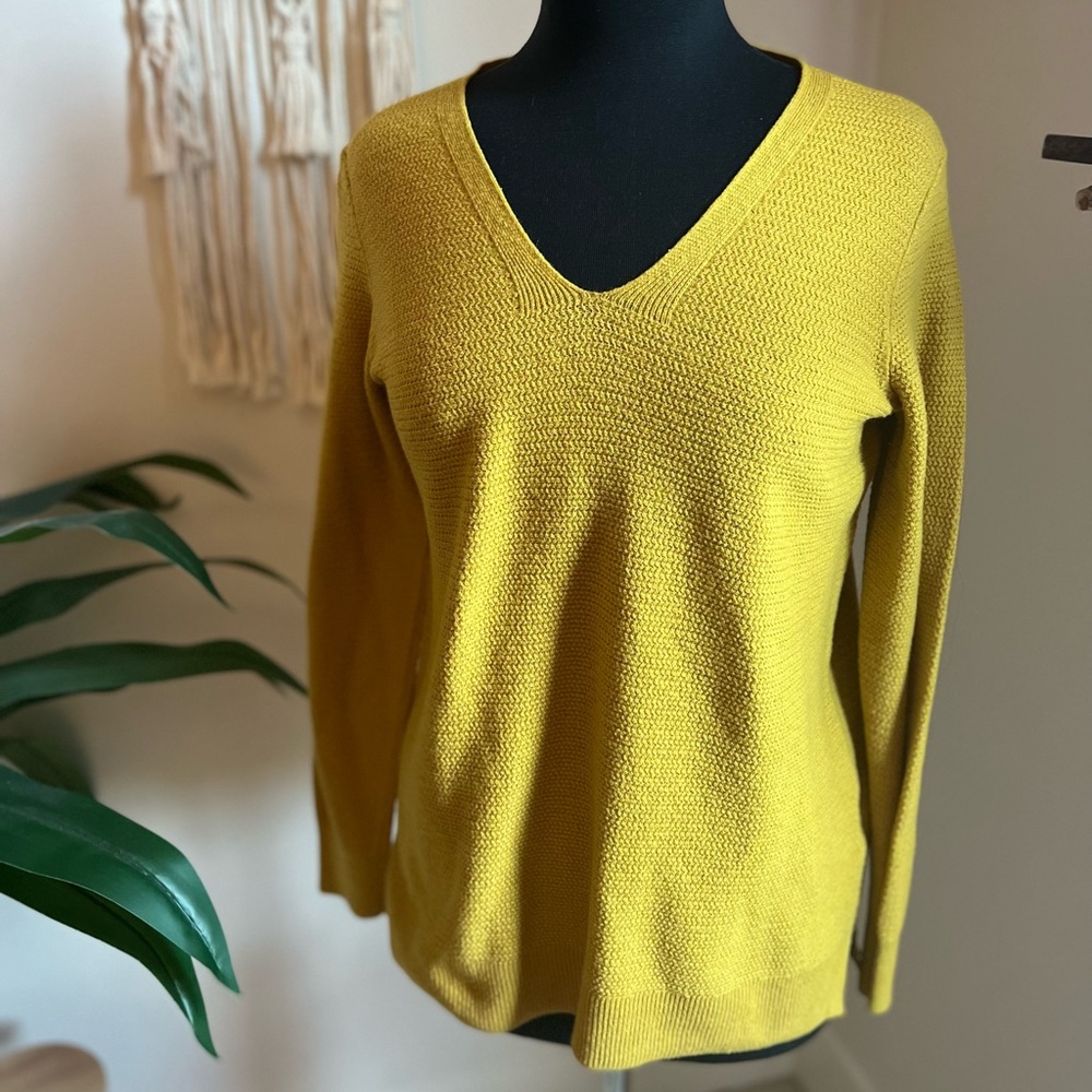 GAP V-neck Sweater M, Mustard